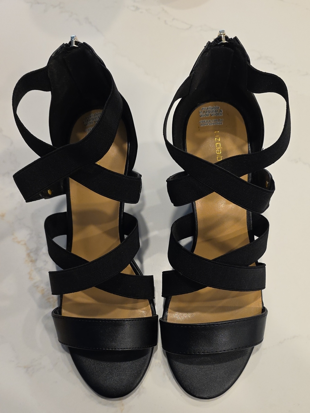 Liz Clairborne Blk Elastic Strap Wedge Sandle. Neat Zipper Back For Easy Entry.